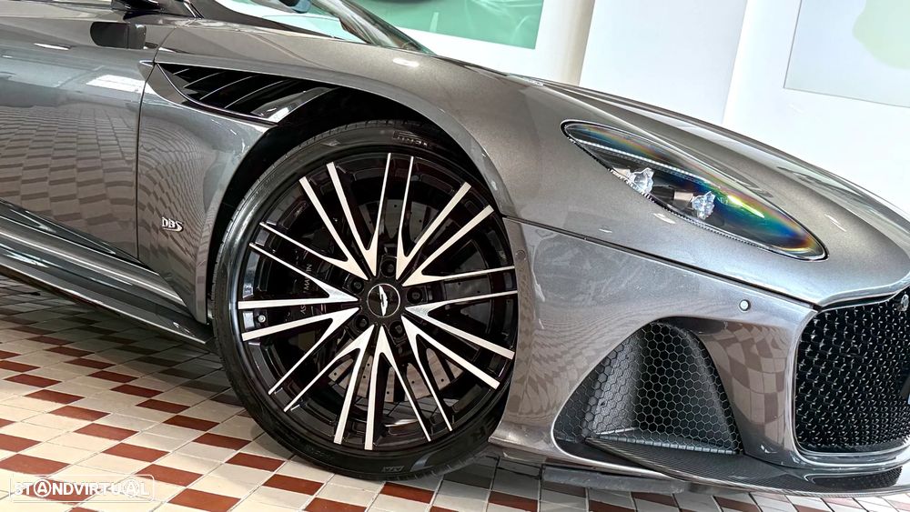 Aston Martin DBS Volante Superleggera - 19