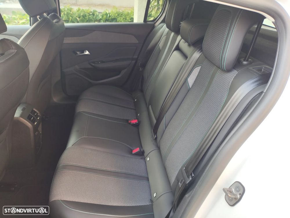Peugeot 308 1.2 PureTech Allure Full LED EAT8 — fotografia 7
