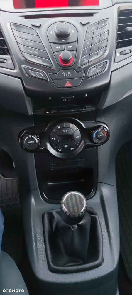 Ford Fiesta 1.4 Ghia - 16