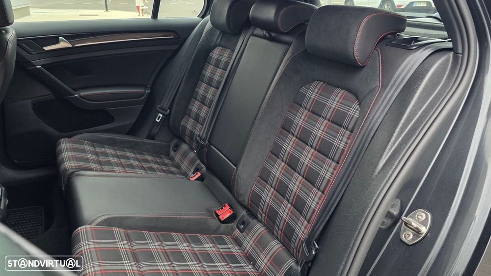 VW Golf 2.0 TSi GTi DSG Performance - 37
