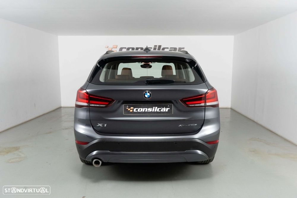 BMW X1 25 e xDrive Corporate Edition - 6