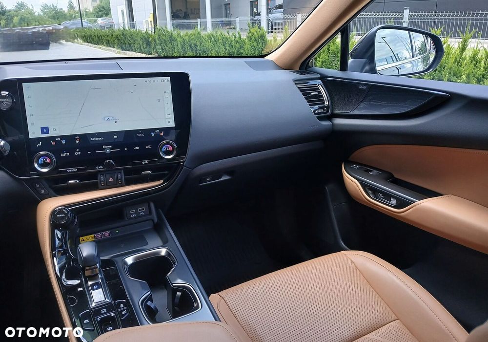 Lexus NX 350h Omotenashi AWD - 29