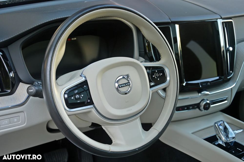 Volvo XC 60 T8 Twin Engine AWD Geartronic Inscription - 22