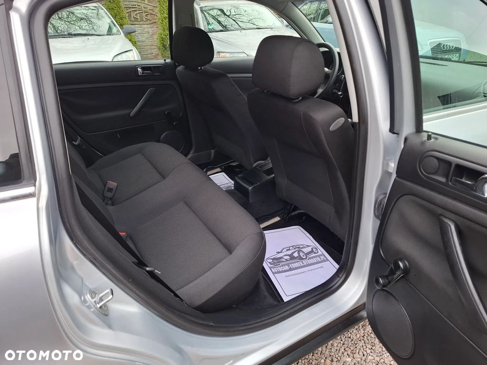 Volkswagen Passat - 16