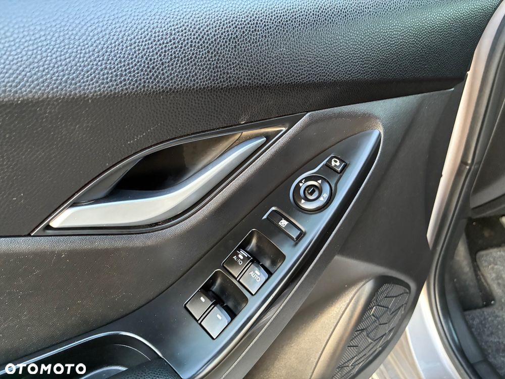 Hyundai ix20 1.4 blue - 13