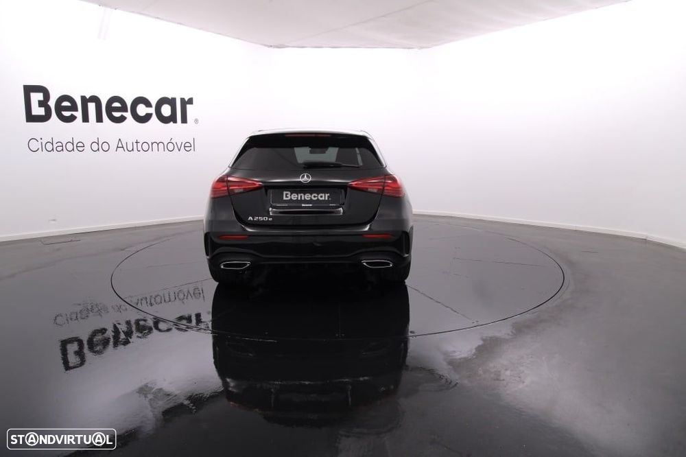 Mercedes-Benz A 250 e AMG Line - 6