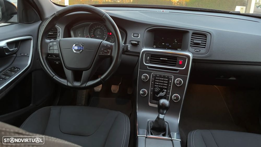 Volvo V60 DRIVe Momentum - 27