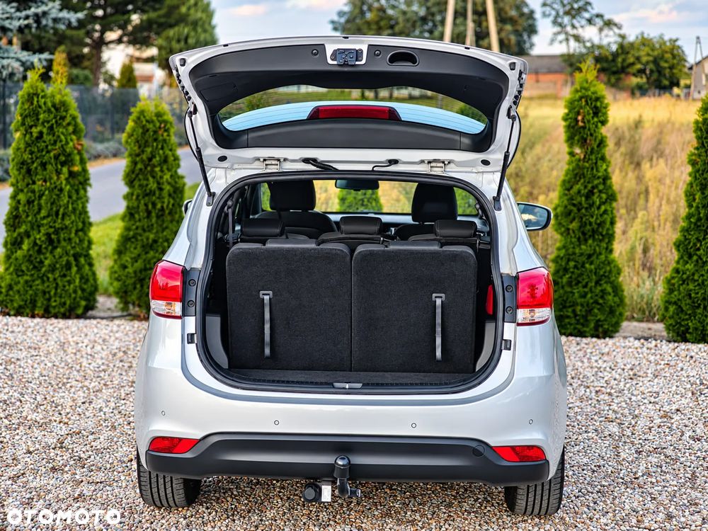 Kia Carens 1.7 CRDi XL 7os - 9