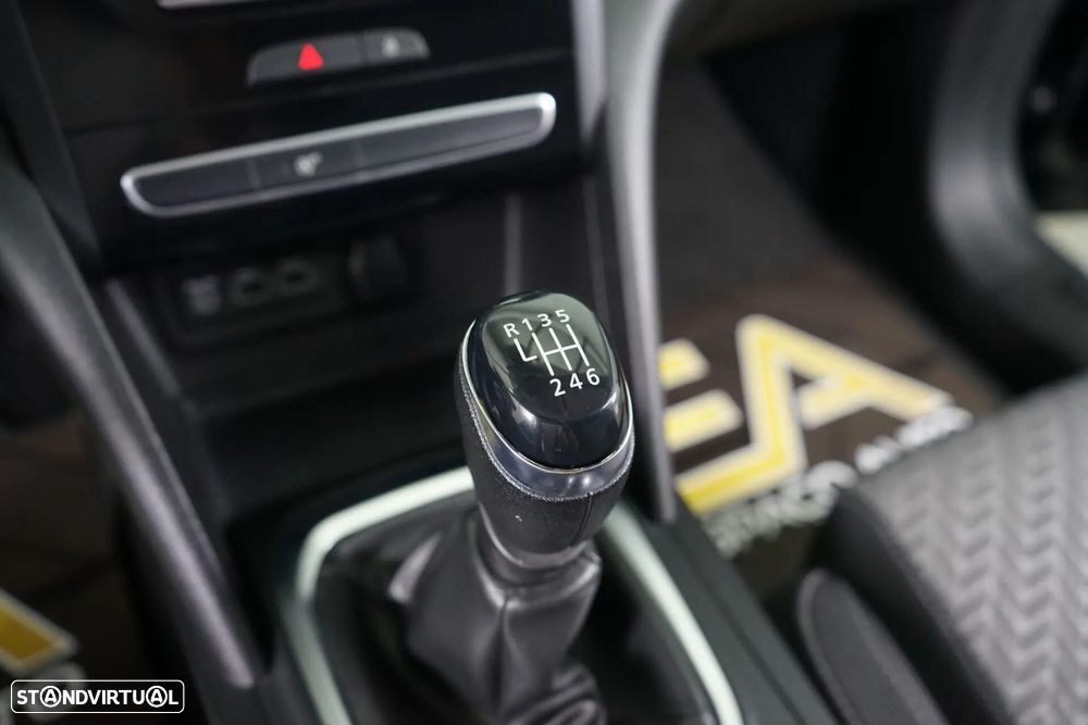 Renault Mégane Sport Tourer 1.3 TCe Limited EDC - 30