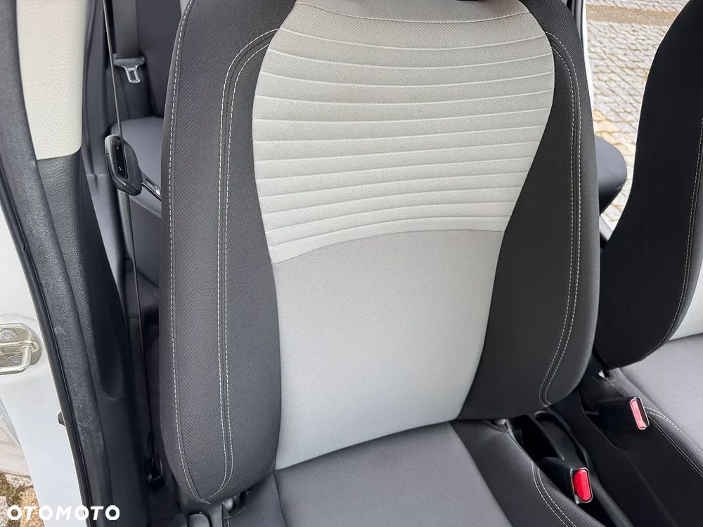 Toyota Yaris - 28