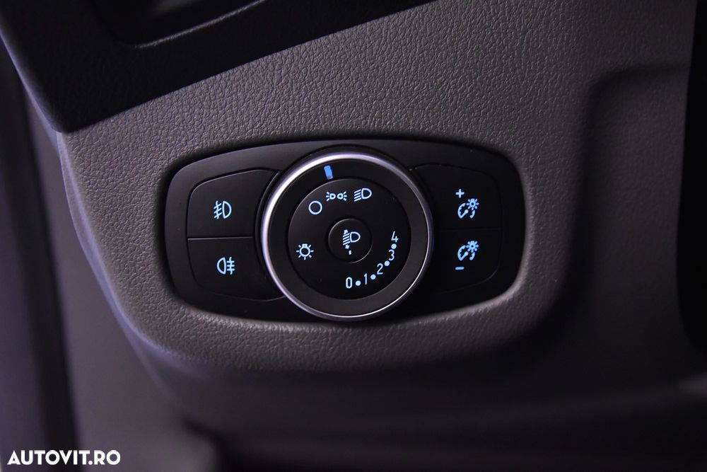 Ford Transit Connect - 13