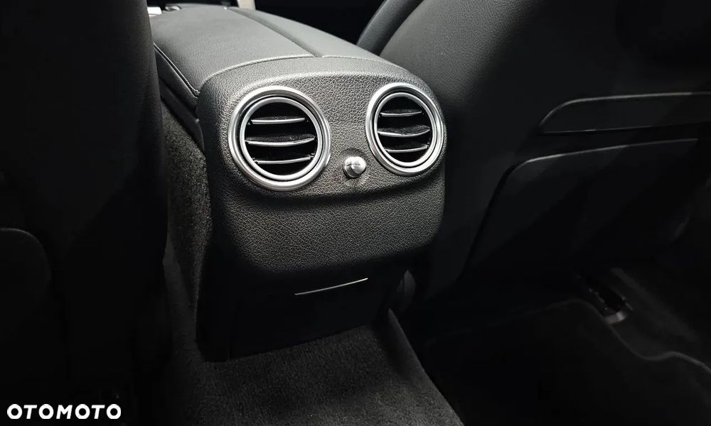 Mercedes-Benz Klasa E 220 d 4Matic 9G-TRONIC Exclusive - 30
