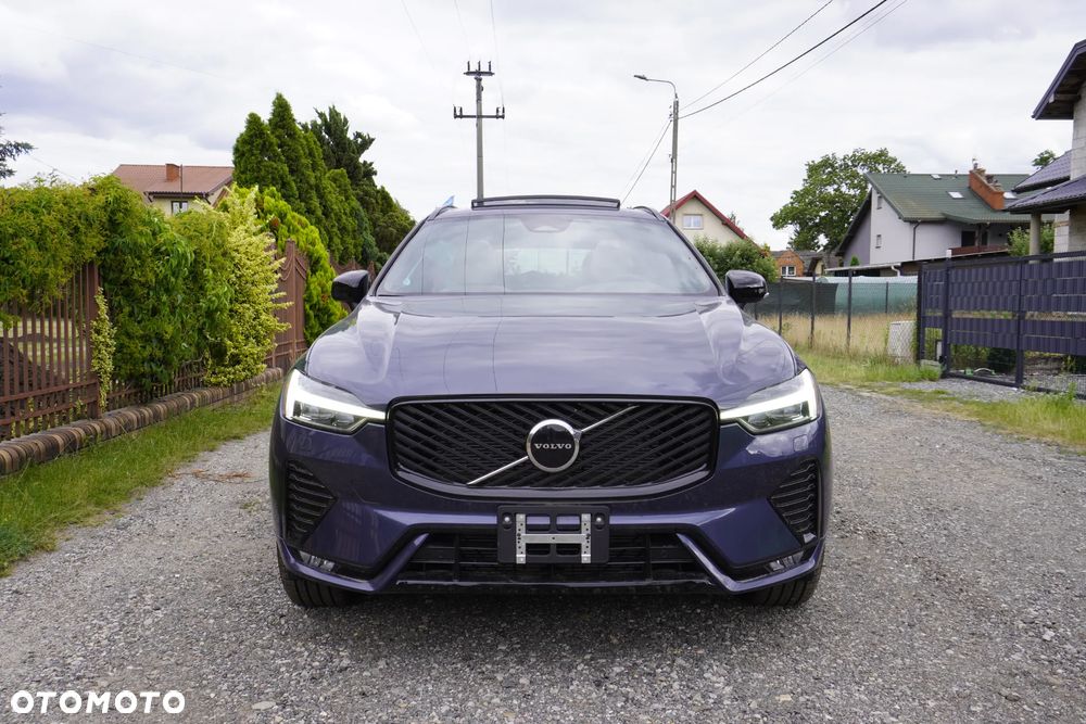 Volvo XC 60 B5 B AWD Plus Dark - 2