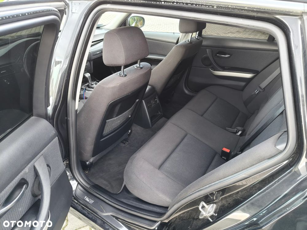 BMW Seria 3 318d - 6