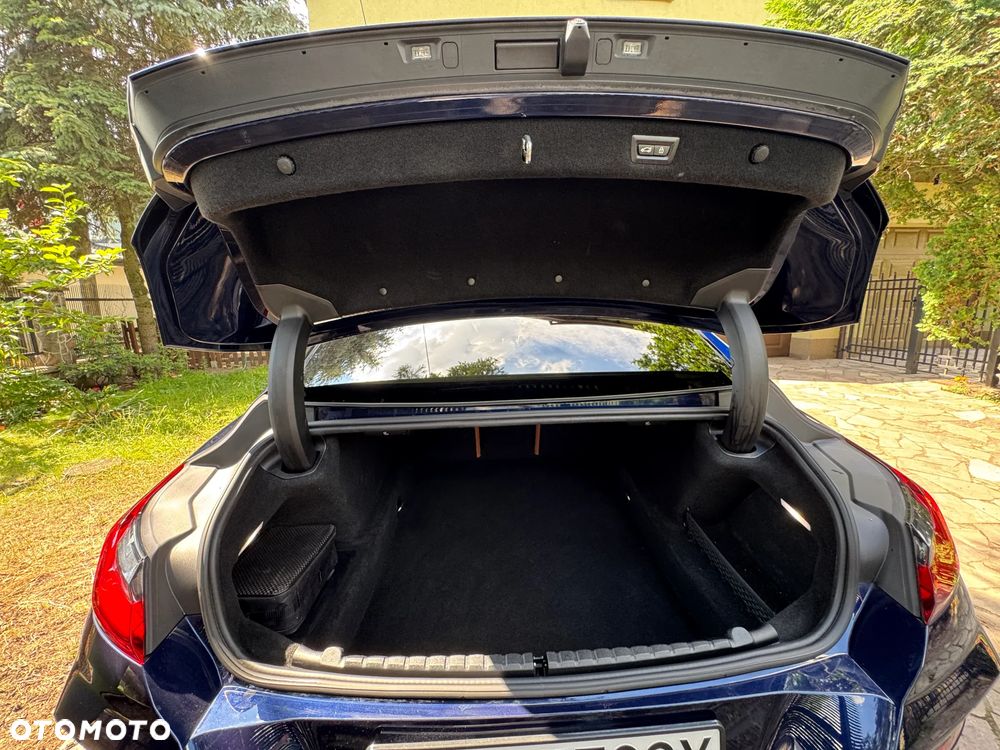 BMW Seria 8 - 28