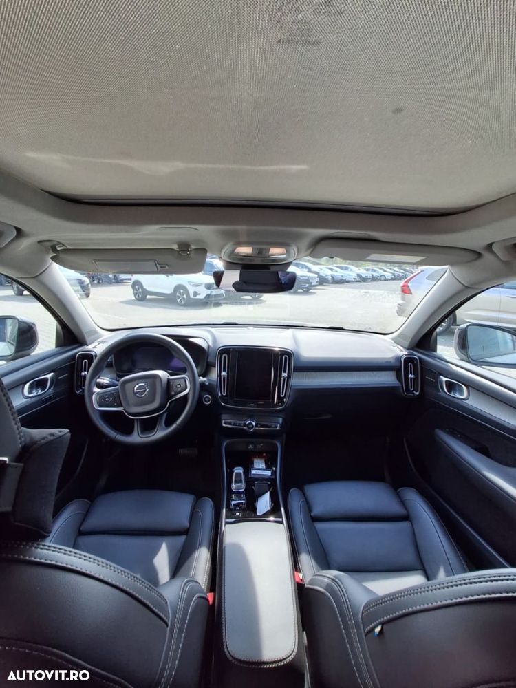 Volvo XC 40 B4 AT FWD MHEV Plus Dark - 11