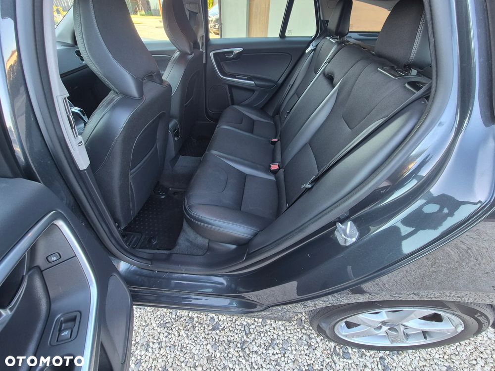 Volvo V60 D2 Drive-E Momentum - 12