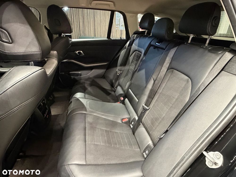 BMW Seria 3 318d - 11