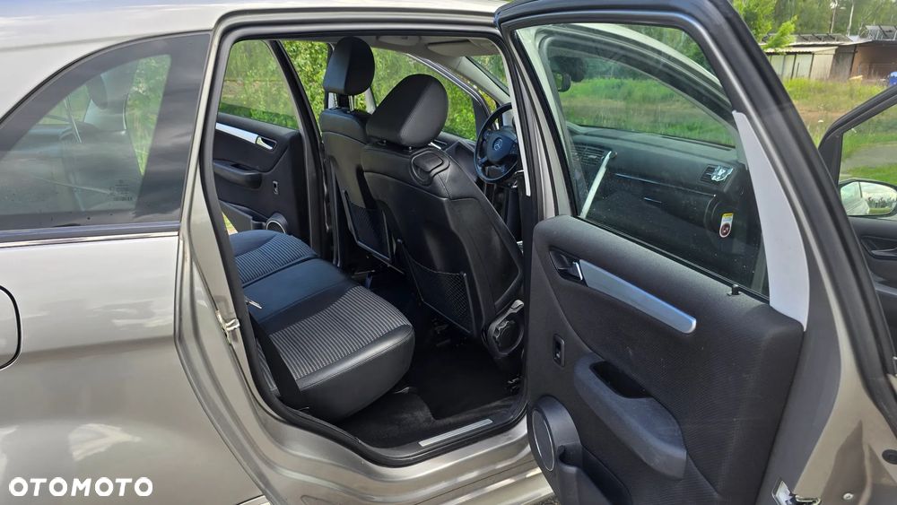 Mercedes-Benz Klasa B 200 CDI Autotronic - 30