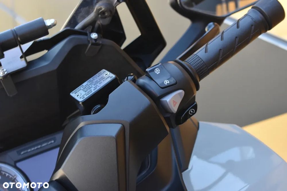 Honda NSS - 22