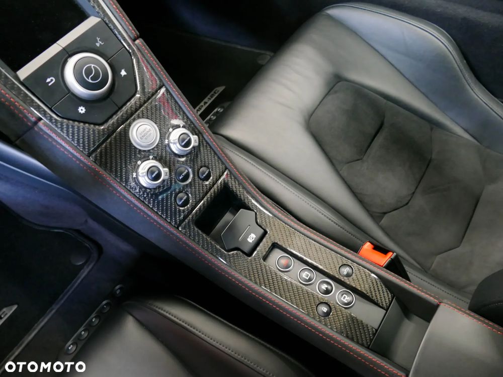 McLaren MP4-12C Coupe - 21