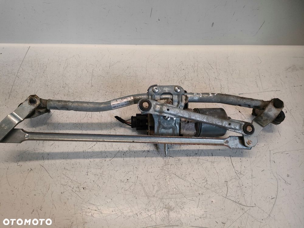 AUDI A3 8P 1.9 TDI 3-DRZWI 03- MECHANIZM WYCIERACZEK SILNICZEK - 2
