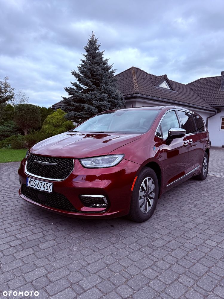 Chrysler Pacifica - 2