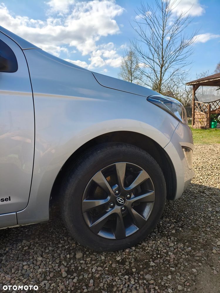 Hyundai i20 1.2 Fifa World Cup Edition - 12