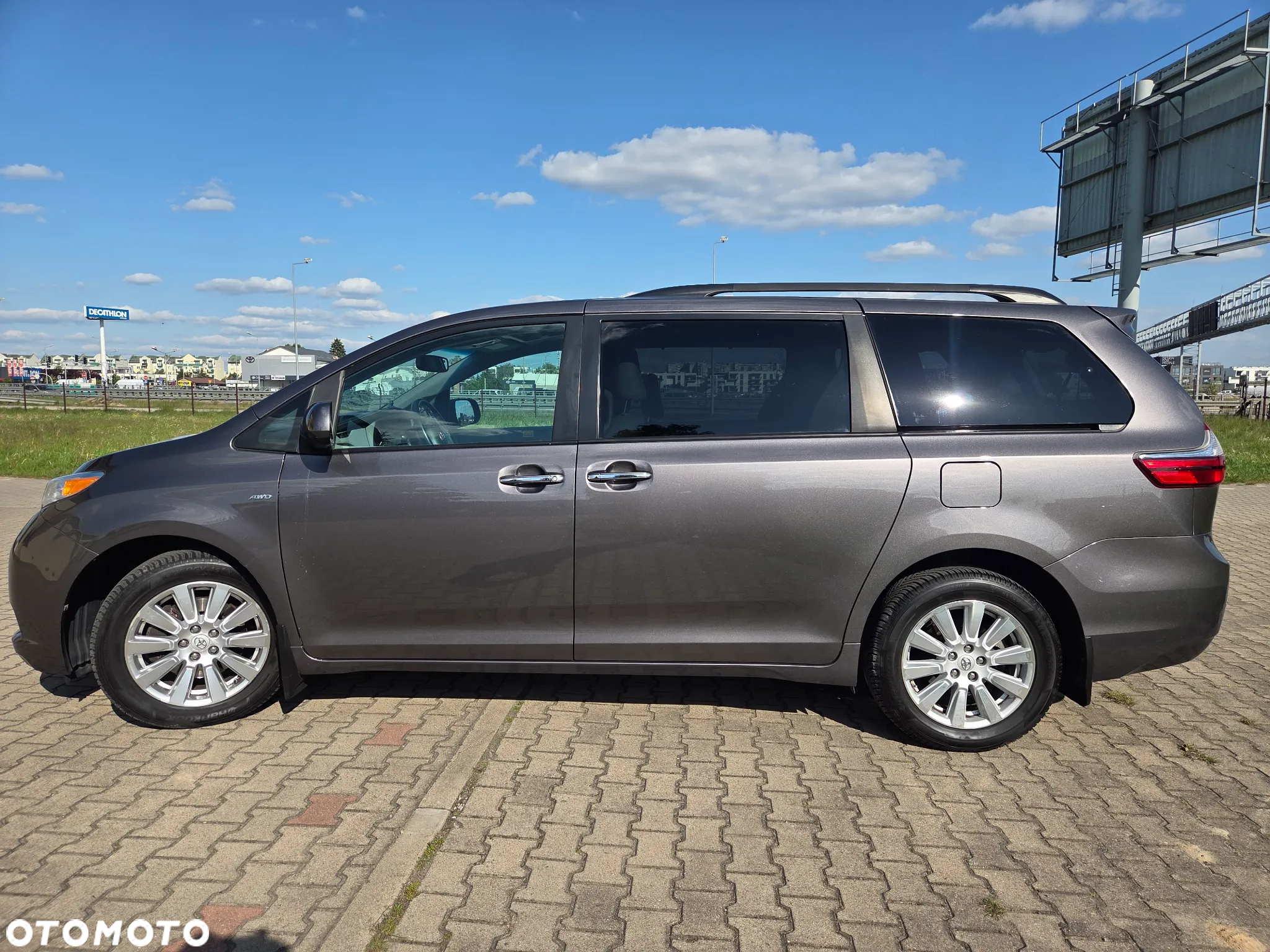 Toyota Sienna 3.5 V6 XLE AWD - 8