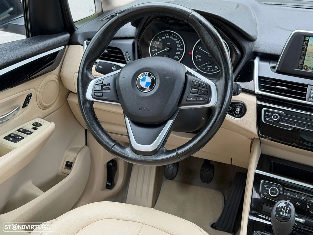 BMW 216 Active Tourer d Luxury Line - 18