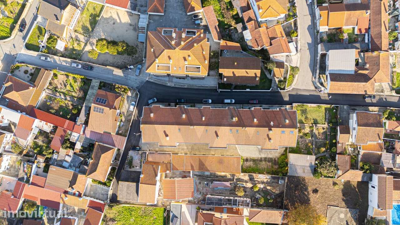 Apartamento T3 com Suite e Garagem para 2 Carros – Centro de Estarreja - Grande imagem: 2/19