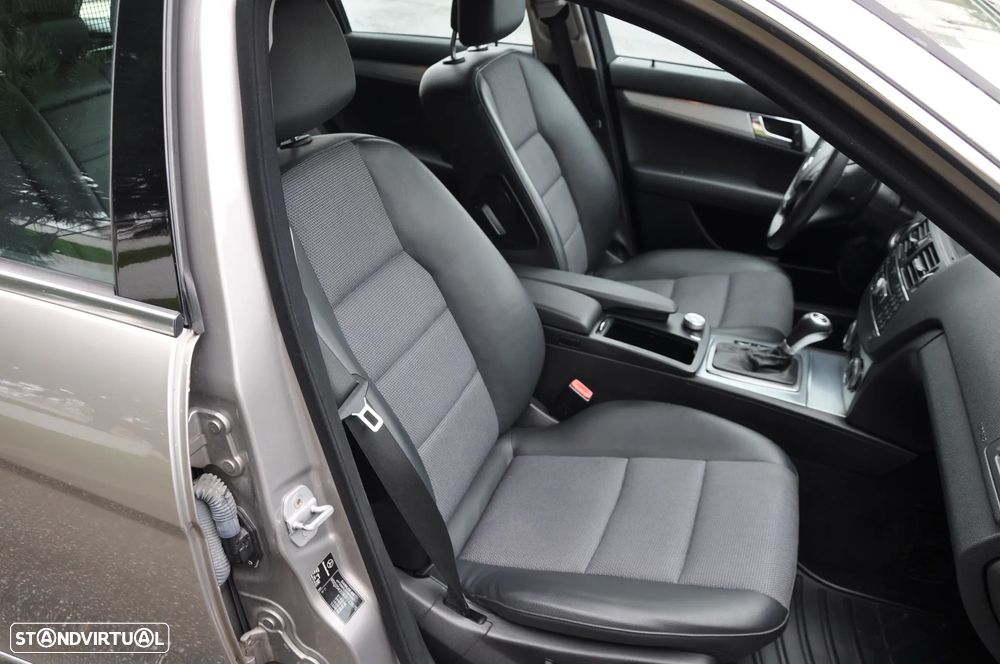 Mercedes-Benz C 220 Station CDI DPF Auto Avantgarde - 36