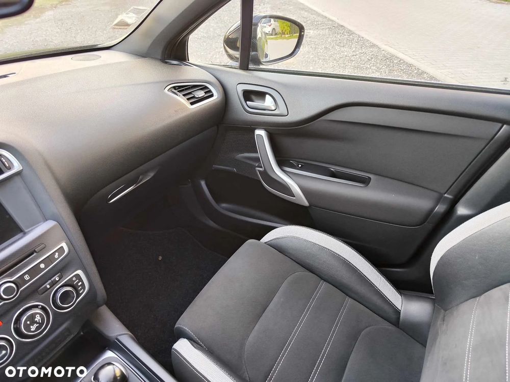 Citroën DS4 PureTech 130 Stop&Start Urban Show - 23