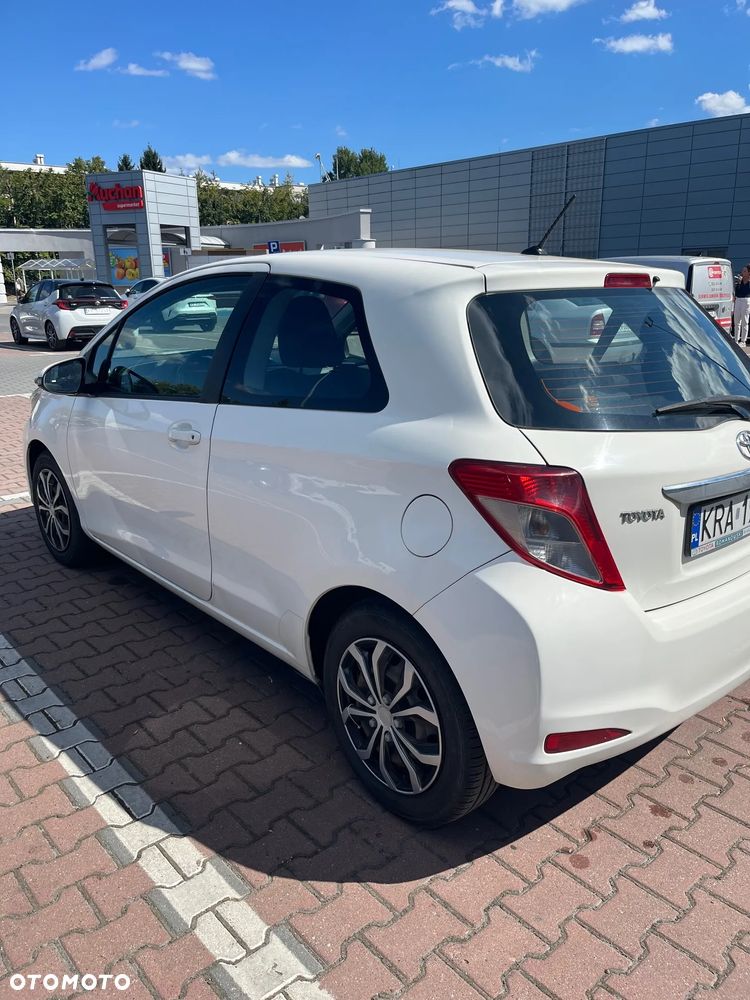 Toyota Yaris - 4