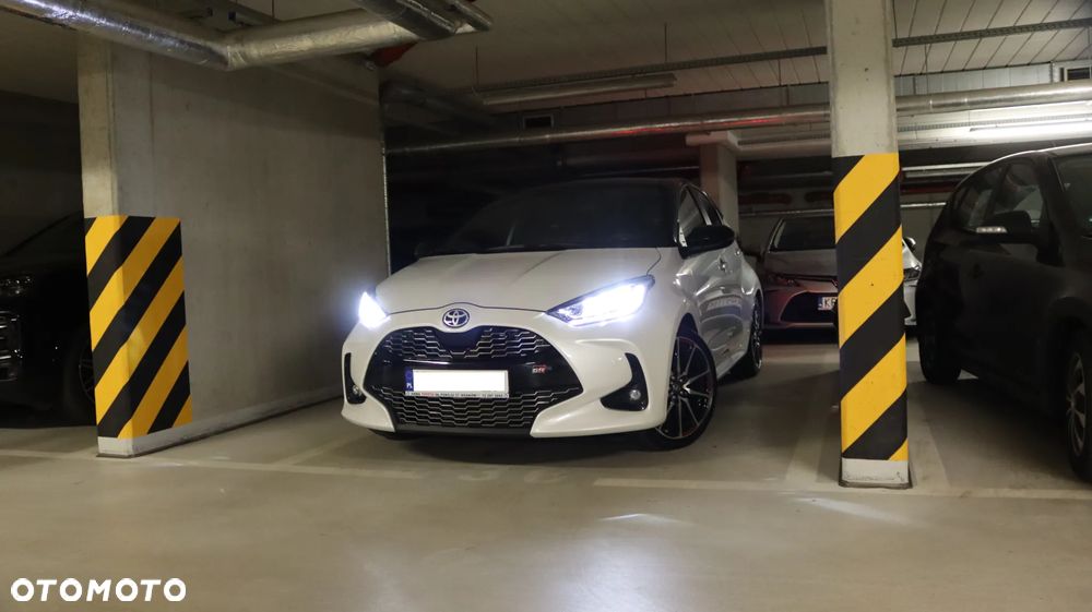 Toyota Yaris 1.5 VVT-i GR SPORT - 13