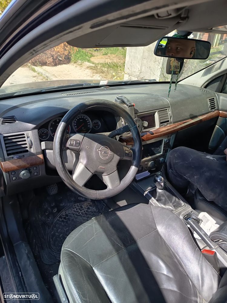 Opel Vectra Caravan 1.9 CDTi Executive - 14