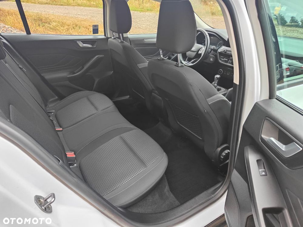 Ford Focus - 8