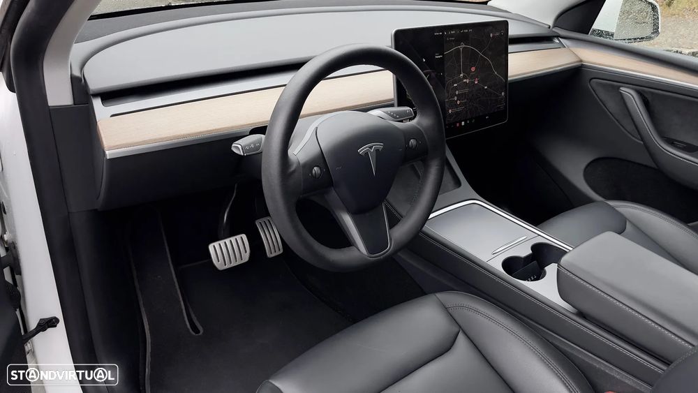 Tesla Model Y Performance Dual Motor AWD - 19