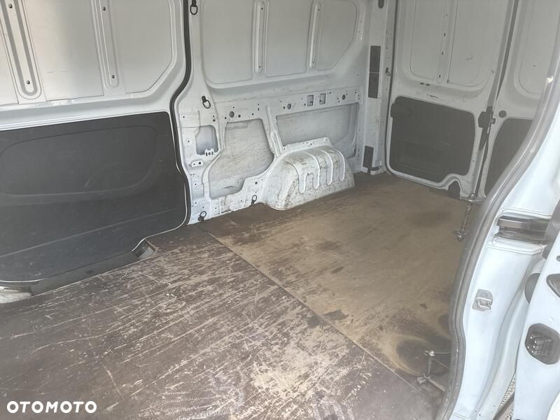 Renault Trafic - 18