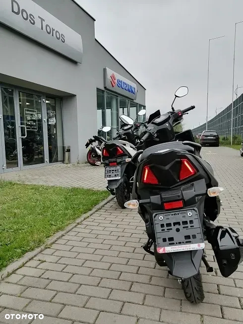 Suzuki Avenis - 2