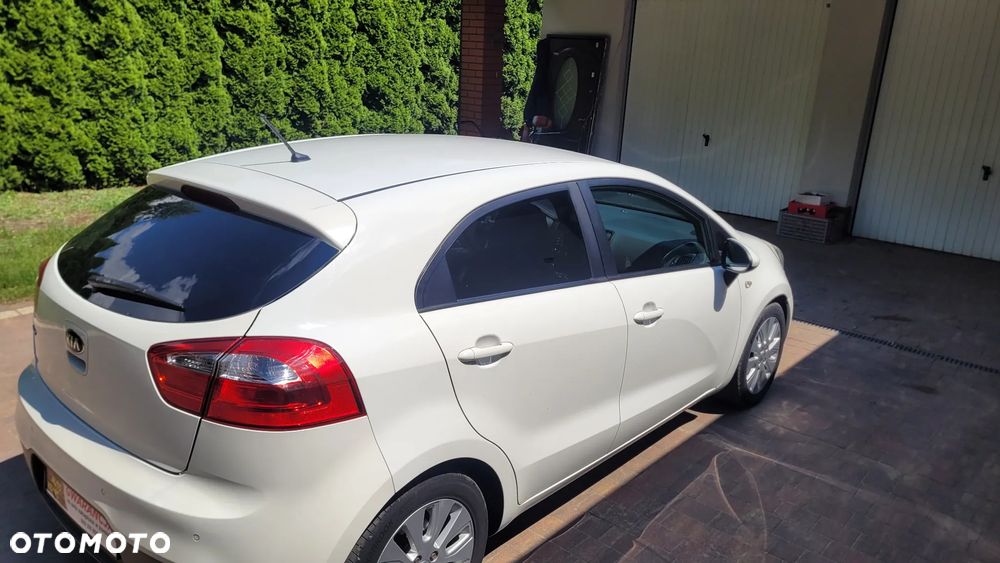 Kia Rio 1.4 Dream Team Edition - 14