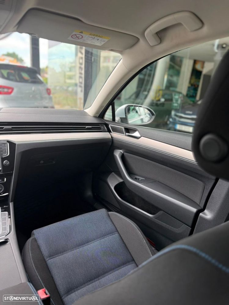 VW Passat - 24