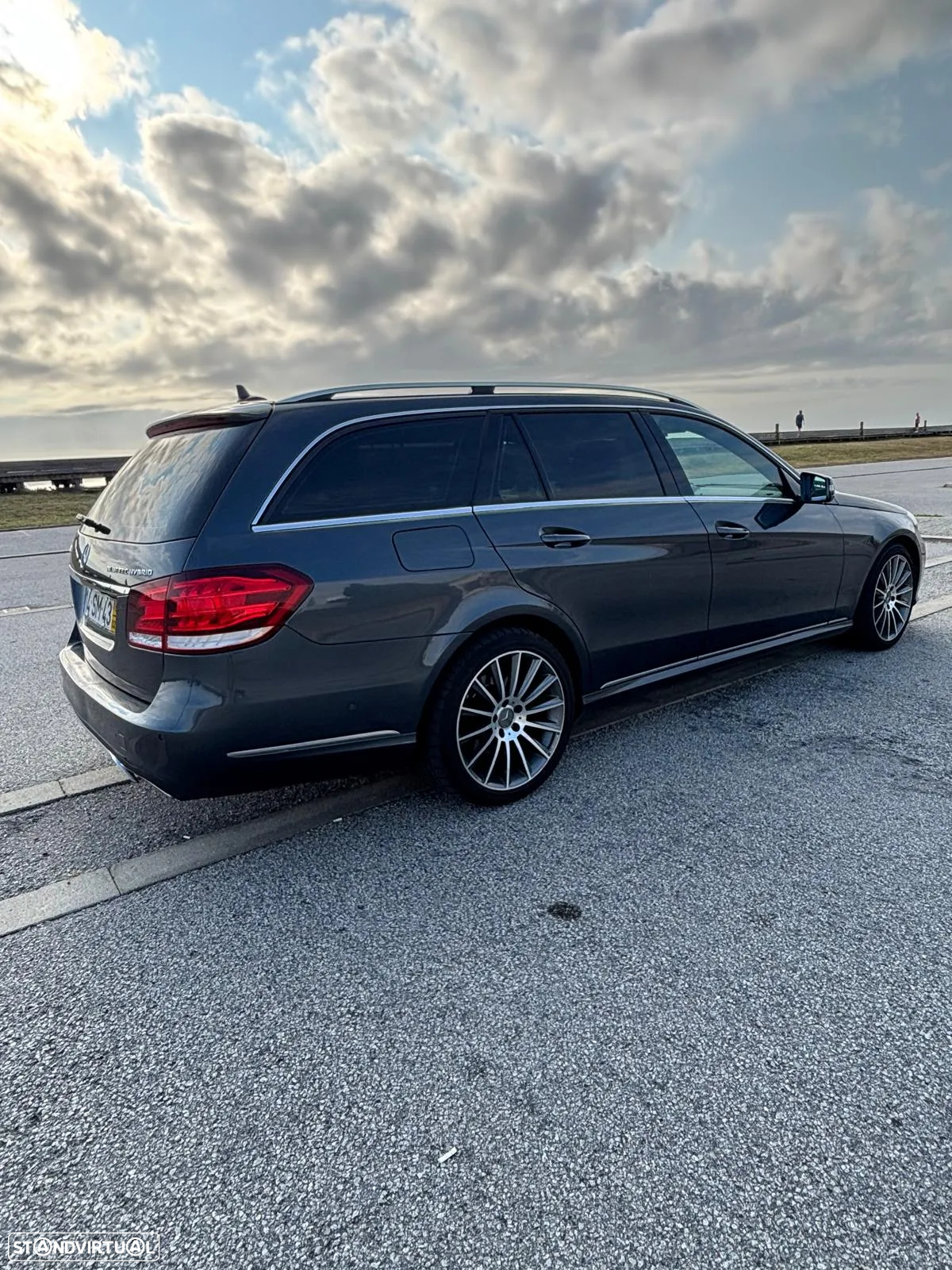 Mercedes-Benz E 300 Bluetec Hybrid Avantgarde - 11