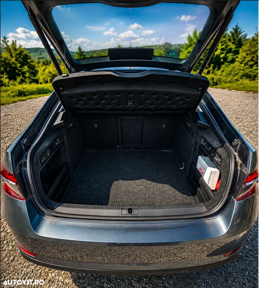 Skoda Superb 2.0 TDI Ambition - 8