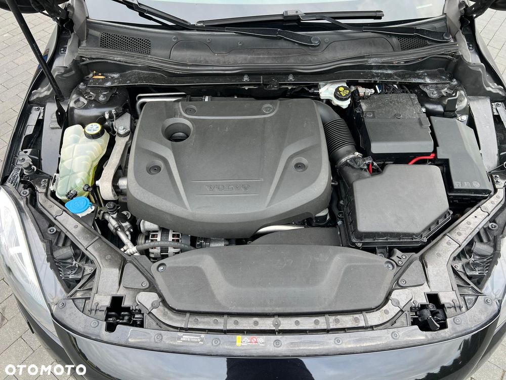 Volvo V40 D4 Geartronic Momentum - 32