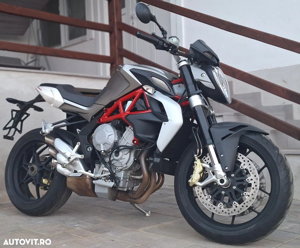 MV AGUSTA Brutale 800 - 3