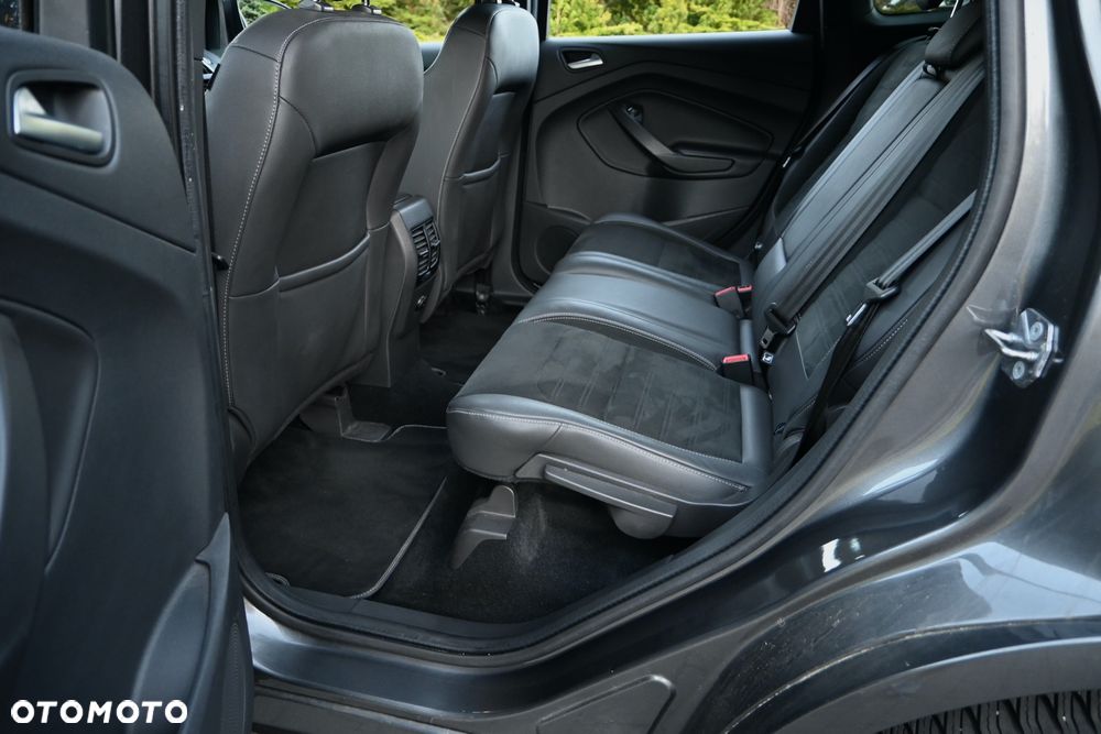Ford Kuga 2.0 TDCi 4x4 ST-Line - 23