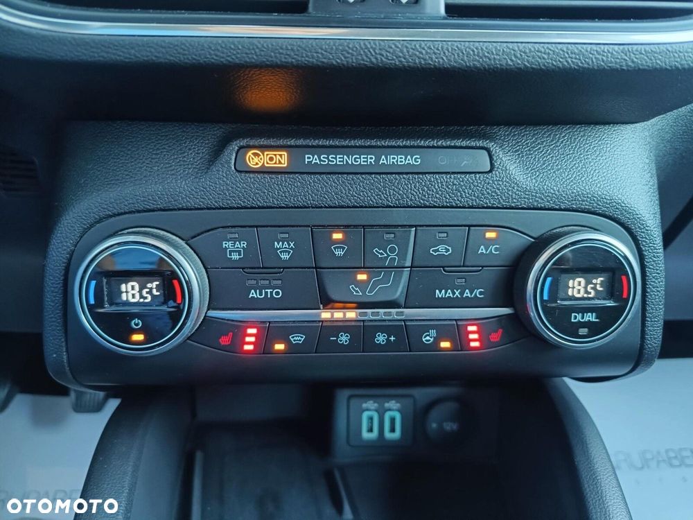 Ford Focus 1.0 EcoBoost Active - 29