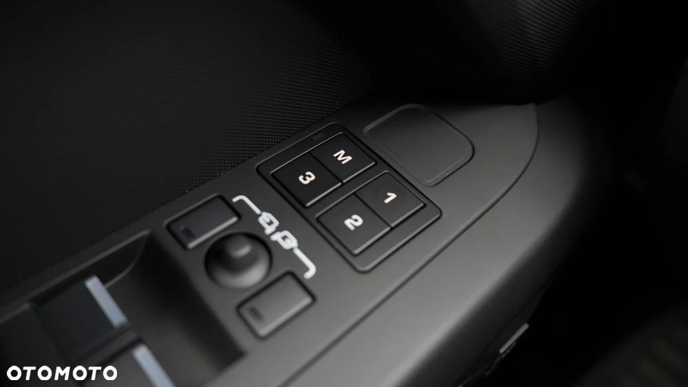 Land Rover Defender 3.0 D350 mHEV X-Dynamic SE - 19