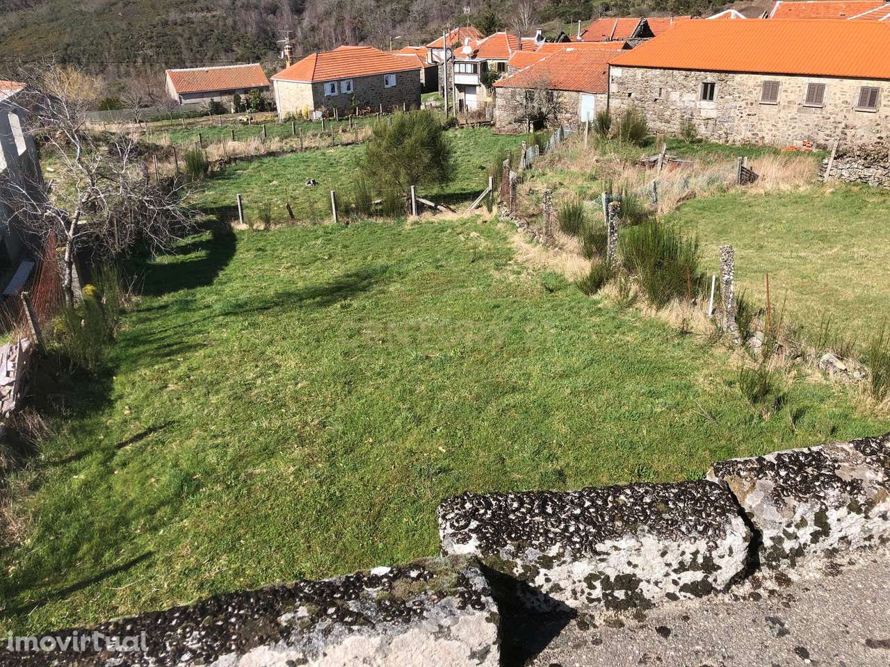 Terreno com casa em Construção integrada no Parque Nacional de Peneda- - Grande imagem: 4/9